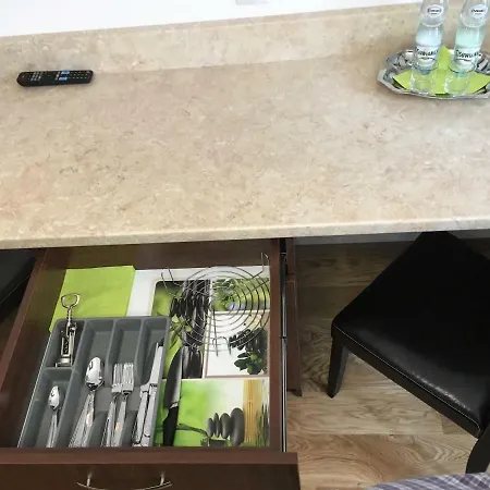 82a Apartment *